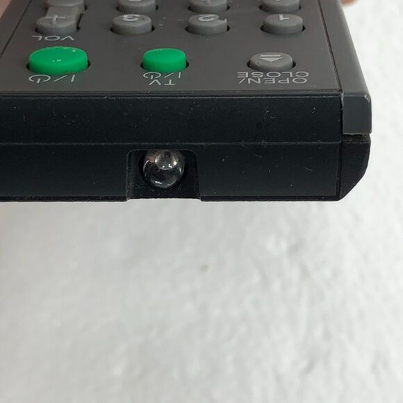 Sony DVD Player Remote Control RMT-D165A - Picture 3 of 8